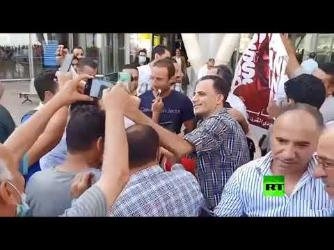 موسيماني مدرب الأهلي المصري يصل مطار القاهرة الدولي