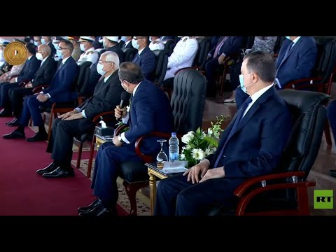 السيسي يوقف طابور قوات الشرطة بسبب كلمة والدة أحد الضباط