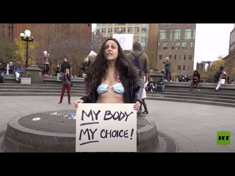 متظاهرون يحرقون أقنعة الوجه وسط نيويورك